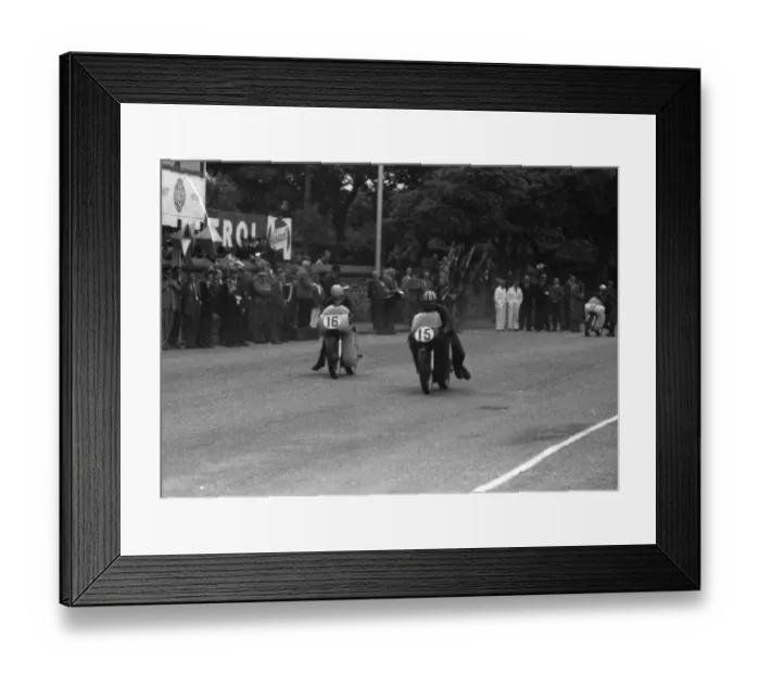 Framed Print : Llewellyn Ranson & Lewis Young (Norton) 1959 Senior Formula One TT Framed Print : Llewellyn Ranson & Lewis Young (Norton) 1959 Senior Formula One TT