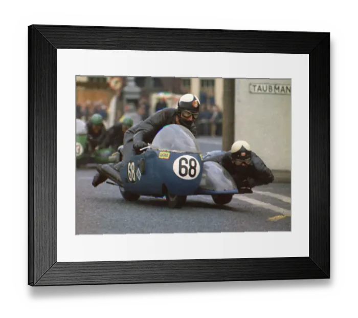 Framed Print : Rob Williamson & Jack McPherson (Triumph) 1971 500 Sidecar TT Framed Print : Rob Williamson & Jack McPherson (Triumph) 1971 500 Sidecar TT