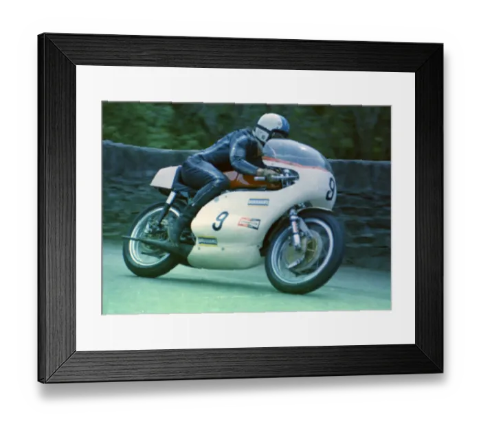 Framed Print : Clive Brown (Suzuki) 1972 Formula 750 TT