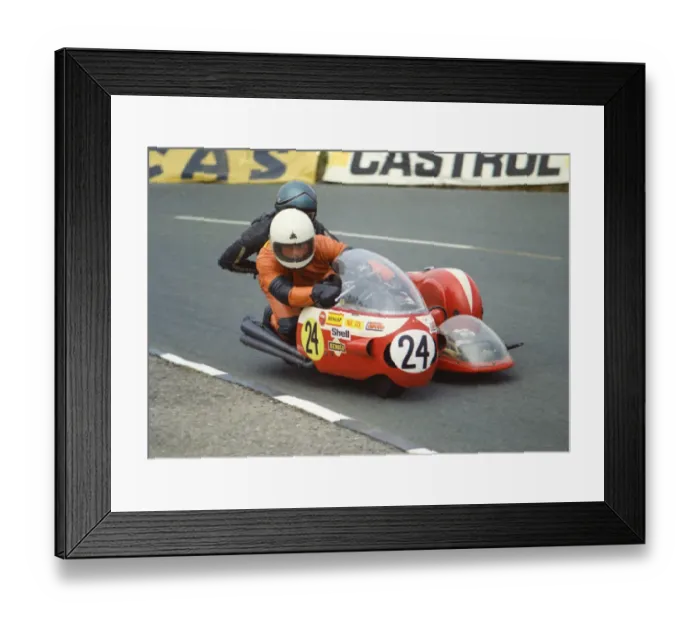 Framed Print : Roy Woodhouse & Dave Houghton (Honda) 1974 750 Sidecar TT Framed Print : Roy Woodhouse & Dave Houghton (Honda) 1974 750 Sidecar TT
