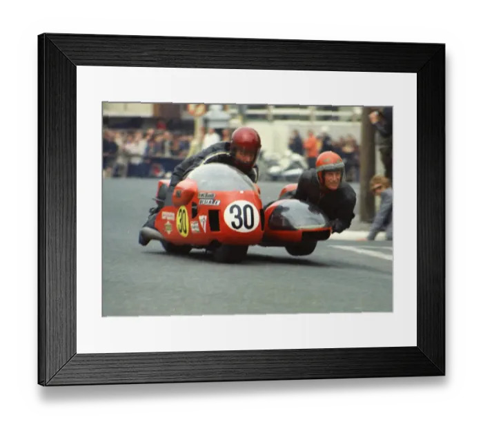 Framed Print : Mick Horspole & Graham Horspole (Bingham Weslake) 1974 750sc TT Framed Print : Mick Horspole & Graham Horspole (Bingham Weslake) 1974 750sc TT