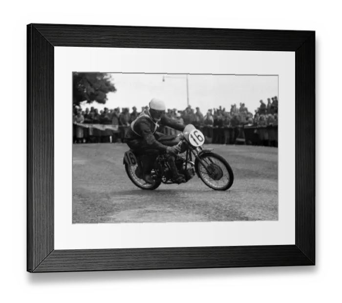 Framed Print : Bill Maddrick (MV) 1955 Ultra Lightweight TT Framed Print : Bill Maddrick (MV) 1955 Ultra Lightweight TT
