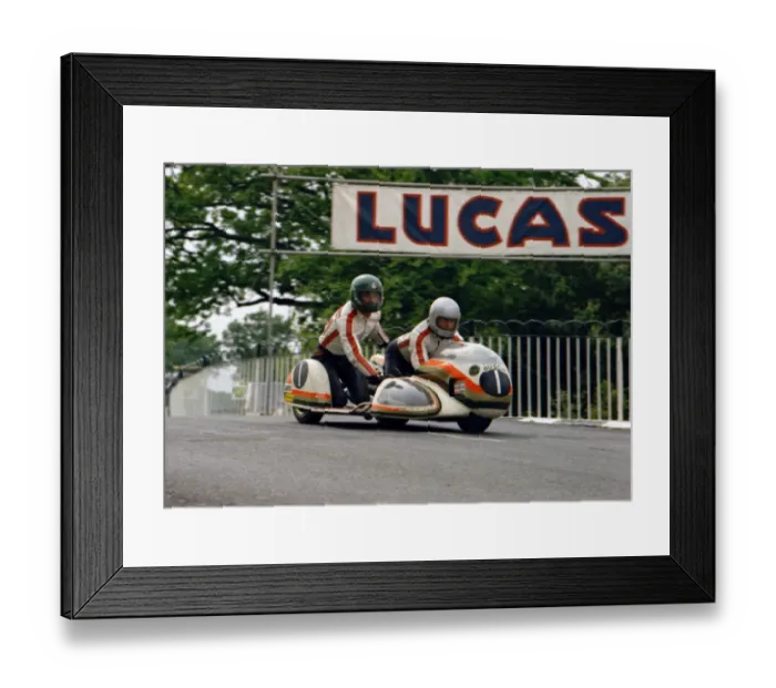 Framed Print : Klaus Enders & Ralf Engelhardt (BMW) 1974 500 Sidecar TT Framed Print : Klaus Enders & Ralf Engelhardt (BMW) 1974 500 Sidecar TT