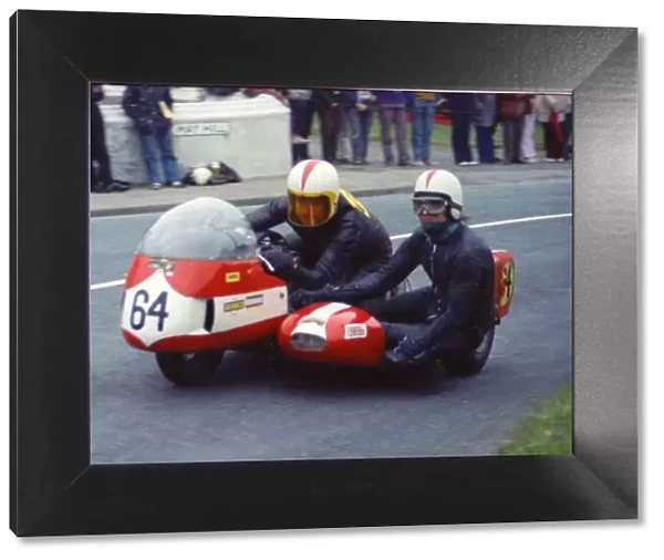 Pete Tyack & John Gay (Triumph) 1974 Sidecar 750 TT