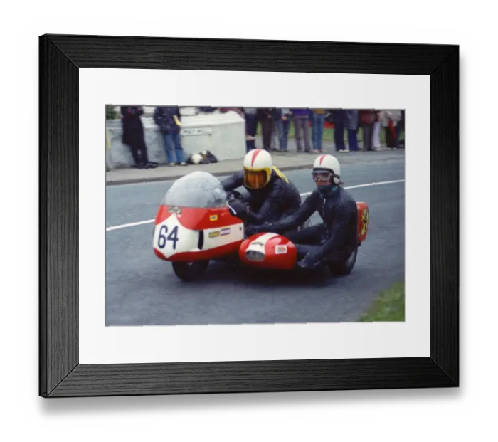 Framed Print : Pete Tyack & John Gay (Triumph) 1974 Sidecar 750 TT Framed Print : Pete Tyack & John Gay (Triumph) 1974 Sidecar 750 TT