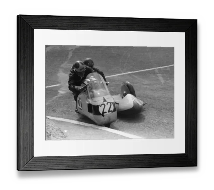 Framed Print : Cyril Smith & Eric Bliss (Norton) 1957 Sidecar TT Framed Print : Cyril Smith & Eric Bliss (Norton) 1957 Sidecar TT