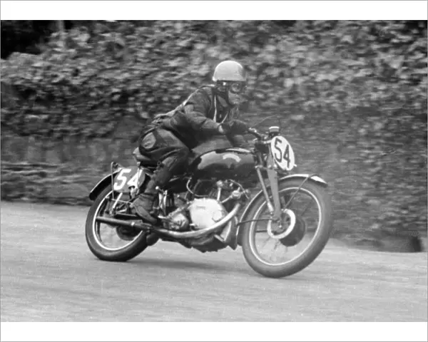 Fred Pusey (Vincent) 1952 Senior Clubman TT