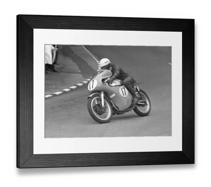 Framed Print : Roy Ingram (Norton) 1965 Senior TT Framed Print : Roy Ingram (Norton) 1965 Senior TT