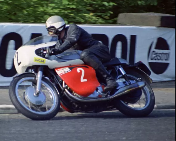 Steve Spencer (Norton) 1970 Production TT