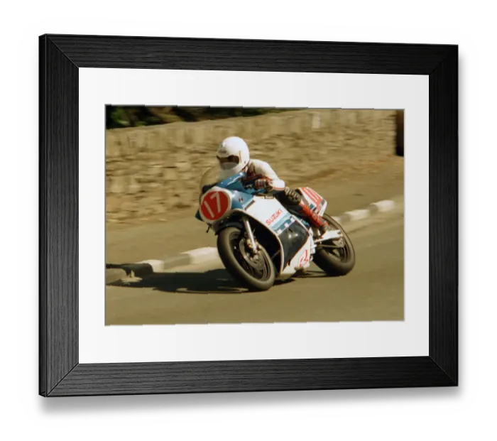 Framed Print : Neil Munro (Suzuki) 1987 Newcomers Manx Grand Prix Framed Print : Neil Munro (Suzuki) 1987 Newcomers Manx Grand Prix