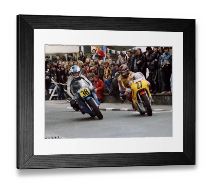 Framed Print : Ernst Gschwender (Yamaha) and Steve Henshaw (Coppock Suzuki) 1981 Senior TT Framed Print : Ernst Gschwender (Yamaha) and Steve Henshaw (Coppock Suzuki) 1981 Senior TT