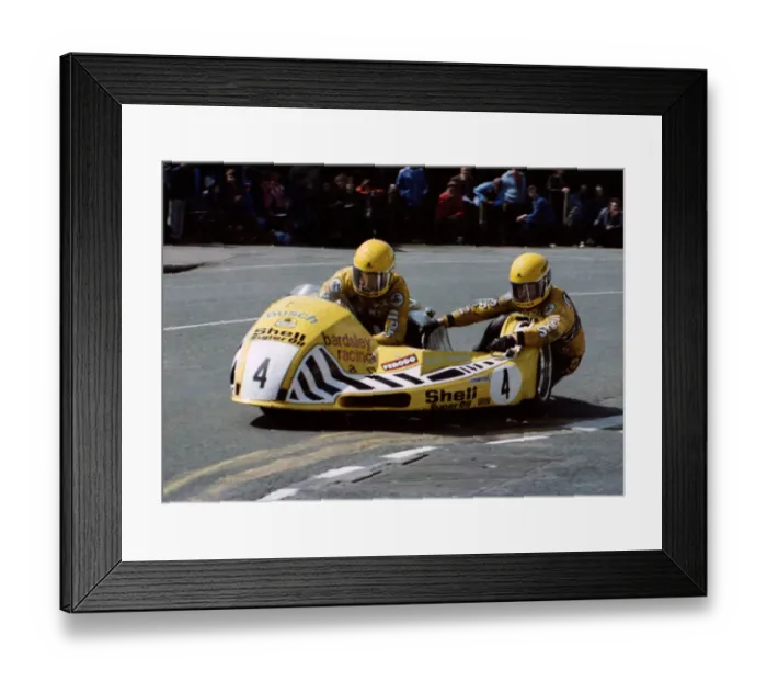 Framed Print : Dick Greasley & Stewart Atkinson (Busch Yamaha) 1981 Sidecar TT Framed Print : Dick Greasley & Stewart Atkinson (Busch Yamaha) 1981 Sidecar TT