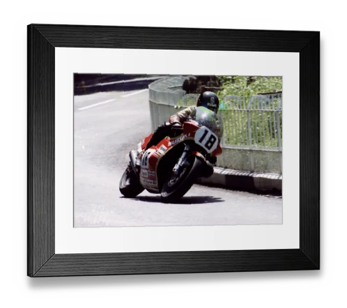 Framed Print : Graeme Crosby (Suzuki) 1981 Classic TT Framed Print : Graeme Crosby (Suzuki) 1981 Classic TT