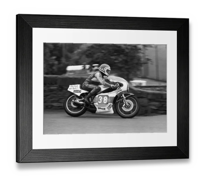Framed Print : Jim Scott (Yamaha) 1980 Junior TT Framed Print : Jim Scott (Yamaha) 1980 Junior TT