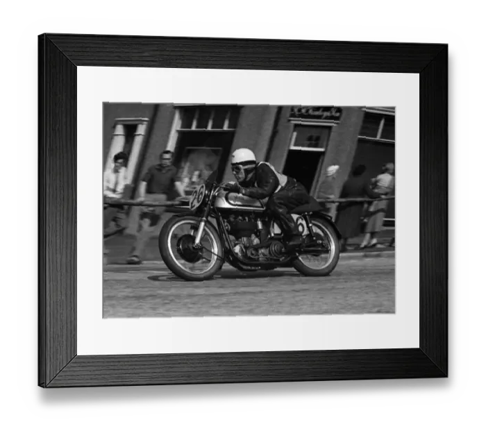 Framed Print : Victor Williams (Norton) 1953 Junior Manx Grand Prix