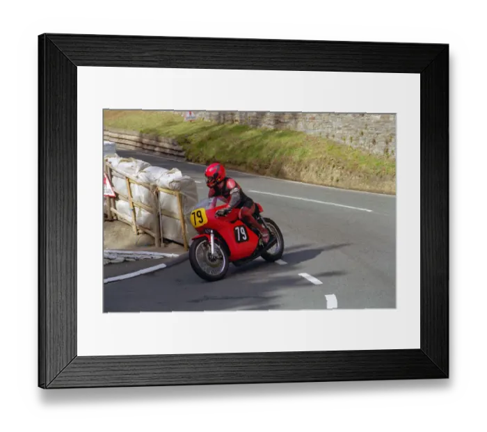 Framed Print : Don Leeson (Honda) 2000 Senior Classic Manx Grand Prix Framed Print : Don Leeson (Honda) 2000 Senior Classic Manx Grand Prix