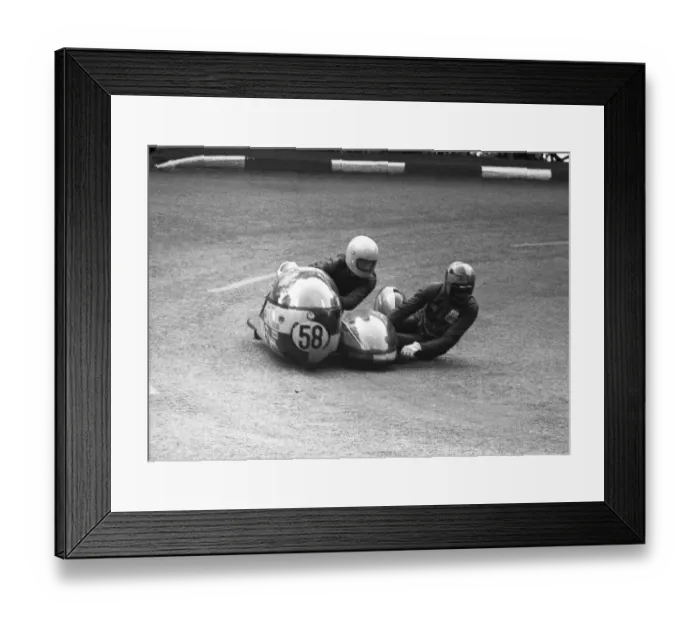 Framed Print : Bob Cass & N Panter (Triumph) 1971 750 Sidecar TT Framed Print : Bob Cass & N Panter (Triumph) 1971 750 Sidecar TT