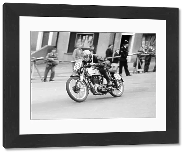 Peter Minion (Norton) 1952 Senior Clubman TT