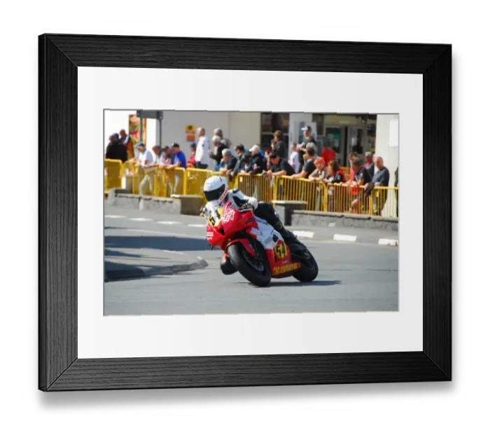 Framed Print : Peter Moore (Honda) 2018 Senior Manx Grand Prix