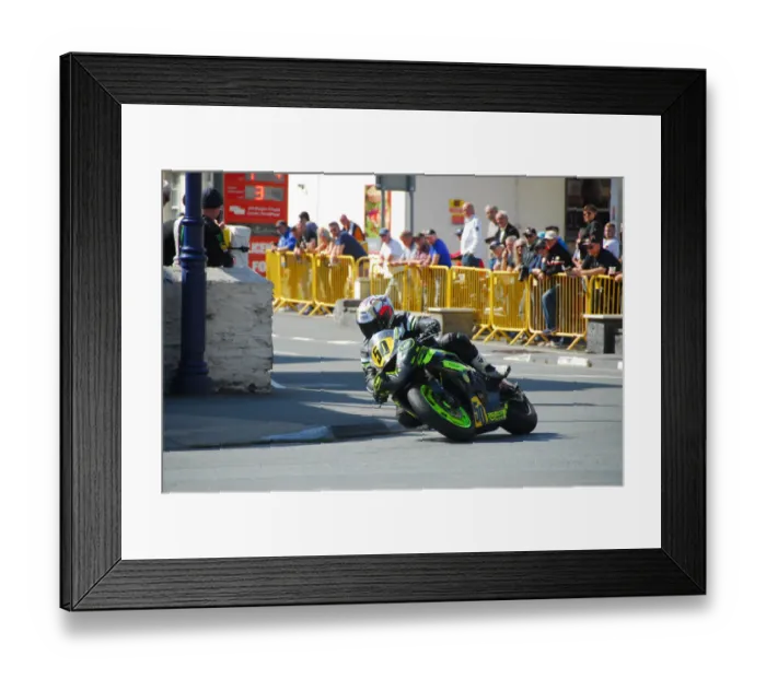 Framed Print : Andy Hayes (Kawasaki) 2018 Senior Manx Grand Prix Framed Print : Andy Hayes (Kawasaki) 2018 Senior Manx Grand Prix