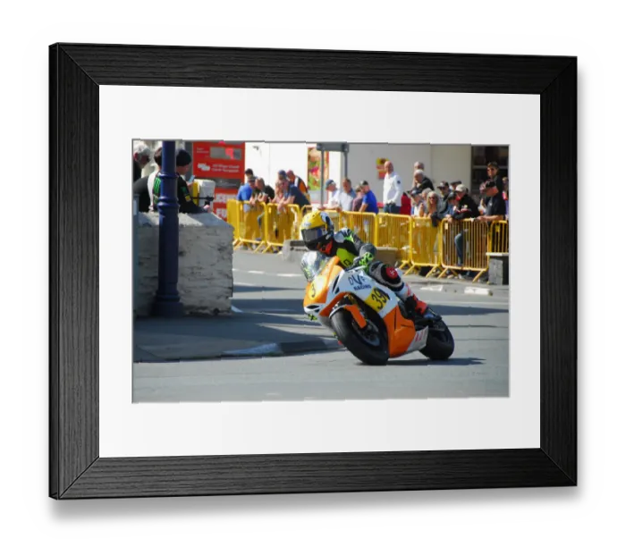 Framed Print : Andy McPherson (Suzuki) 2018 Senior Manx Grand Prix Framed Print : Andy McPherson (Suzuki) 2018 Senior Manx Grand Prix