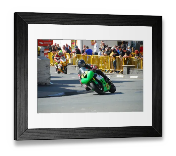 Framed Print : Chris Cook (Kawasaki) 2018 Senior Manx Grand Prix Framed Print : Chris Cook (Kawasaki) 2018 Senior Manx Grand Prix