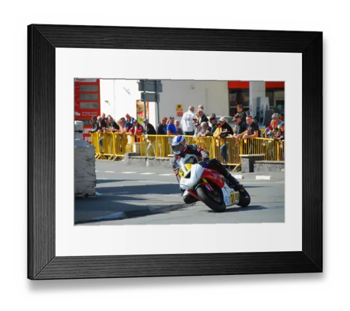 Framed Print : Michael Hand (Kawasaki) 2018 Senior Manx Grand Prix Framed Print : Michael Hand (Kawasaki) 2018 Senior Manx Grand Prix