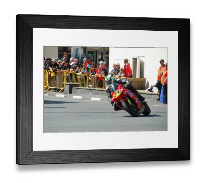 Framed Print : Marc Colvin (Suzuki) 2018 Senior Manx Grand Prix Framed Print : Marc Colvin (Suzuki) 2018 Senior Manx Grand Prix