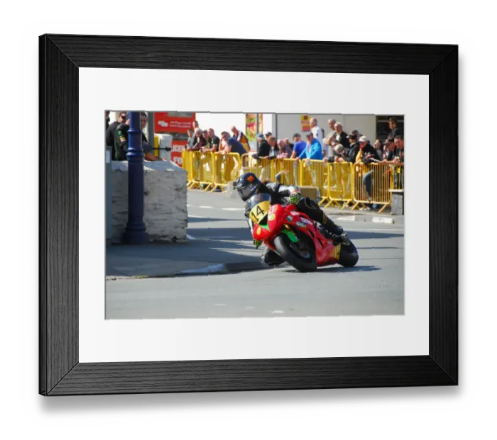Framed Print : Dave Butler (Kawasaki) 2018 Senior Manx Grand Prix Framed Print : Dave Butler (Kawasaki) 2018 Senior Manx Grand Prix