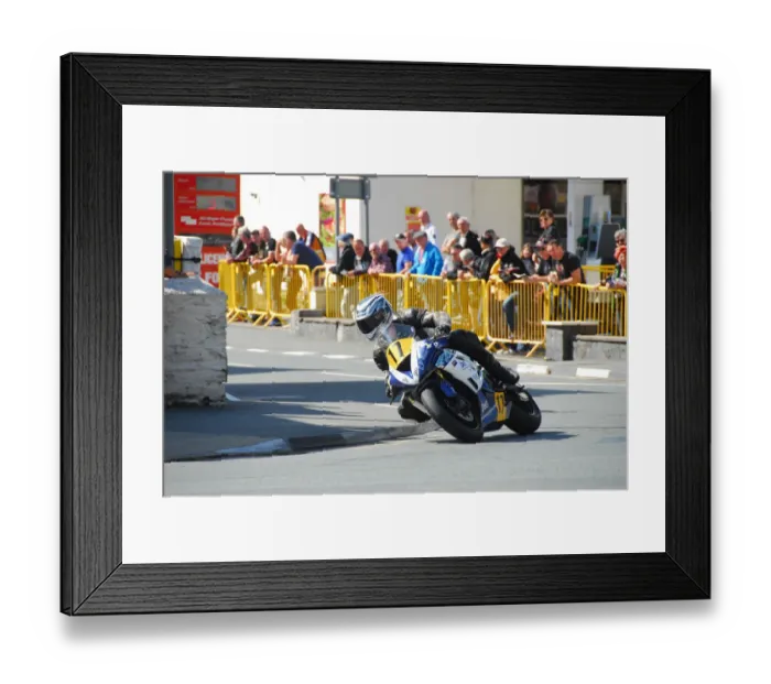 Framed Print : Stephen Parsons (Kawasaki) 2018 Senior Manx Grand Prix Framed Print : Stephen Parsons (Kawasaki) 2018 Senior Manx Grand Prix