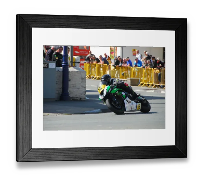 Framed Print : James Chawke (Kawasaki) 2018 Senior Manx Grand Prix Framed Print : James Chawke (Kawasaki) 2018 Senior Manx Grand Prix