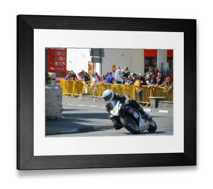 Framed Print : Leon Murphy (Suzuki) 2018 Senior Manx Grand Prix
