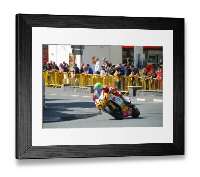 Framed Print : Mike Browne (Kawasaki) 2018 Senior Manx Grand Prix Framed Print : Mike Browne (Kawasaki) 2018 Senior Manx Grand Prix