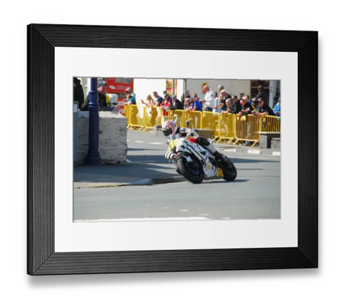 Framed Print : Andreas Psychogyios (Yamaha) 2018 Senior Manx Grand Prix Framed Print : Andreas Psychogyios (Yamaha) 2018 Senior Manx Grand Prix