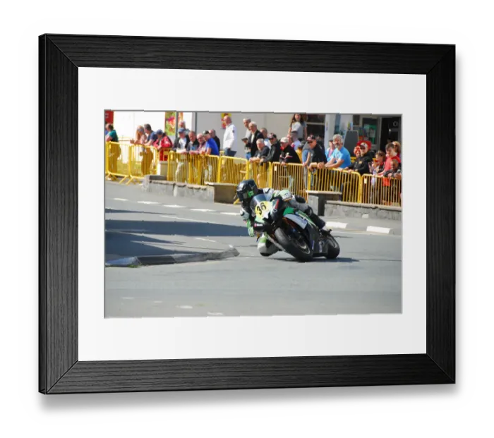 Framed Print : Chris Sabora (Yamaha) 2018 Senior Manx Grand Prix Framed Print : Chris Sabora (Yamaha) 2018 Senior Manx Grand Prix