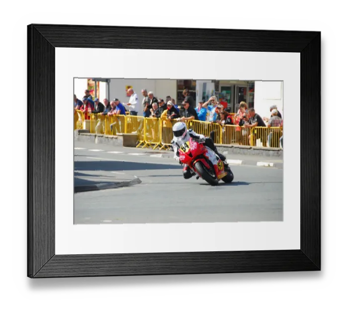 Framed Print : Peter Moore (Honda) 2018 Senior Manx Grand Prix Framed Print : Peter Moore (Honda) 2018 Senior Manx Grand Prix