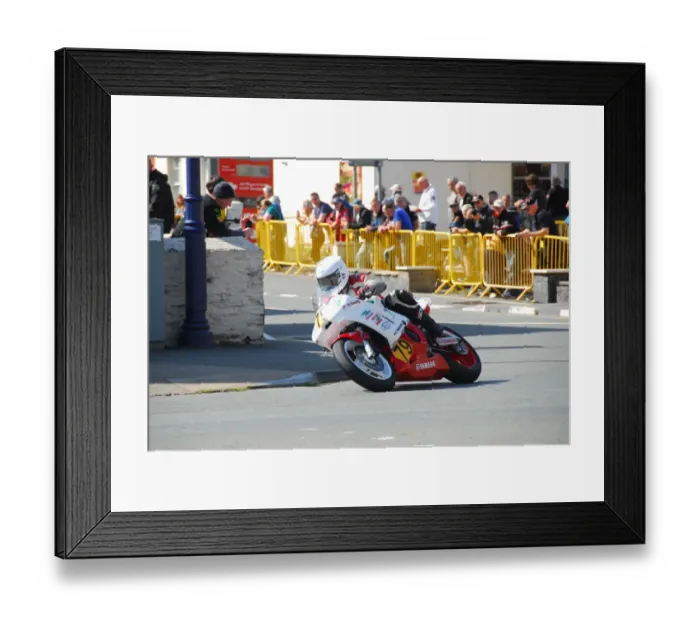 Framed Print : James Reveley (Yamaha) 2018 Senior Manx Grand Prix Framed Print : James Reveley (Yamaha) 2018 Senior Manx Grand Prix