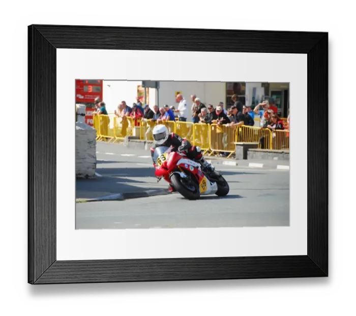 Framed Print : Noel Carroll (Yamaha) 2018 Senior Manx Grand Prix Framed Print : Noel Carroll (Yamaha) 2018 Senior Manx Grand Prix