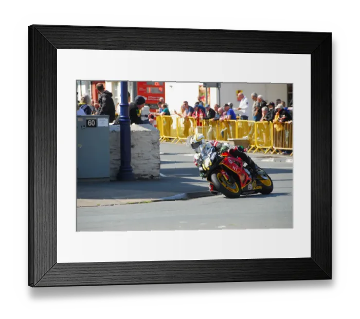 Framed Print : Andrew McAllister (Suzuki) 2018 Senior Manx Grand Prix Framed Print : Andrew McAllister (Suzuki) 2018 Senior Manx Grand Prix