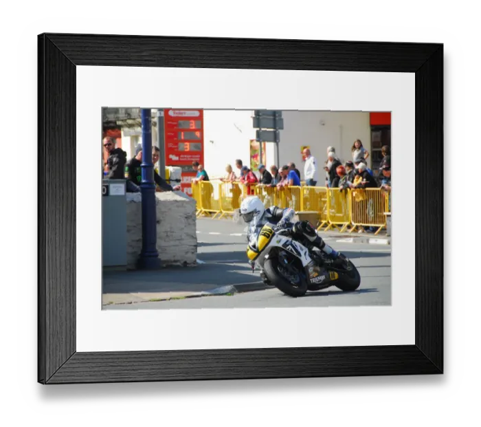 Framed Print : Stuart McCann (Triumph) 2018 Senior Manx Grand Prix Framed Print : Stuart McCann (Triumph) 2018 Senior Manx Grand Prix