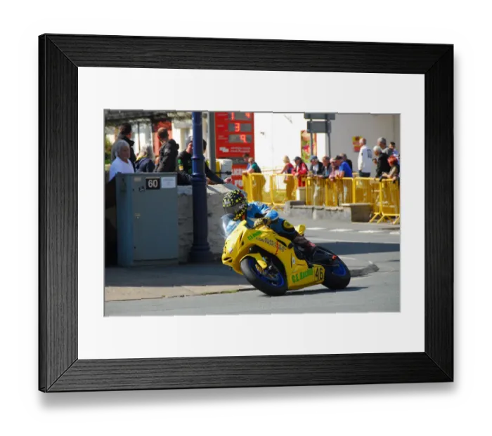 Framed Print : Colin Croft (Suzuki) 2018 Senior Manx Grand Prix Framed Print : Colin Croft (Suzuki) 2018 Senior Manx Grand Prix