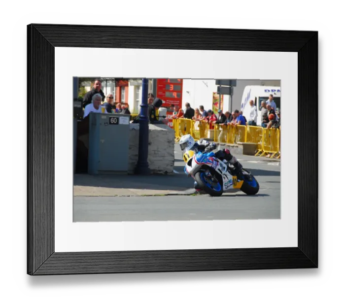 Framed Print : Steven Horne (Kawasaki) 2018 Senior Manx Grand Prix Framed Print : Steven Horne (Kawasaki) 2018 Senior Manx Grand Prix