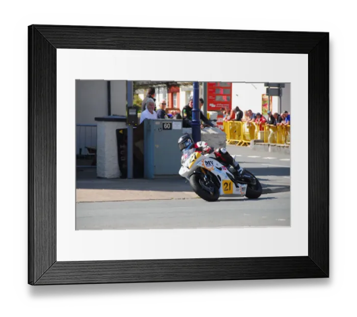 Framed Print : Erik Kjuus (Yamaha) 2018 Senior Manx Grand Prix Framed Print : Erik Kjuus (Yamaha) 2018 Senior Manx Grand Prix