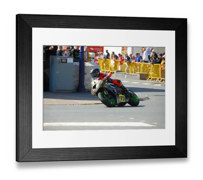 Framed Print : Mike Browne (Kawasaki) 2018 Senior Manx Grand Prix Framed Print : Mike Browne (Kawasaki) 2018 Senior Manx Grand Prix