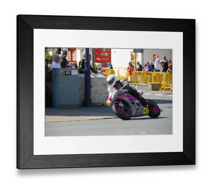 Framed Print : Richard Stubbs (Yamaha) 2018 Senior Manx Grand Prix Framed Print : Richard Stubbs (Yamaha) 2018 Senior Manx Grand Prix
