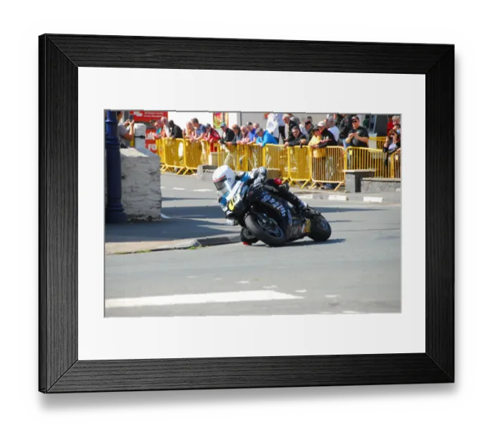 Framed Print : Stephen Smith (Suzuki) 2018 Senior Manx Grand Prix Framed Print : Stephen Smith (Suzuki) 2018 Senior Manx Grand Prix