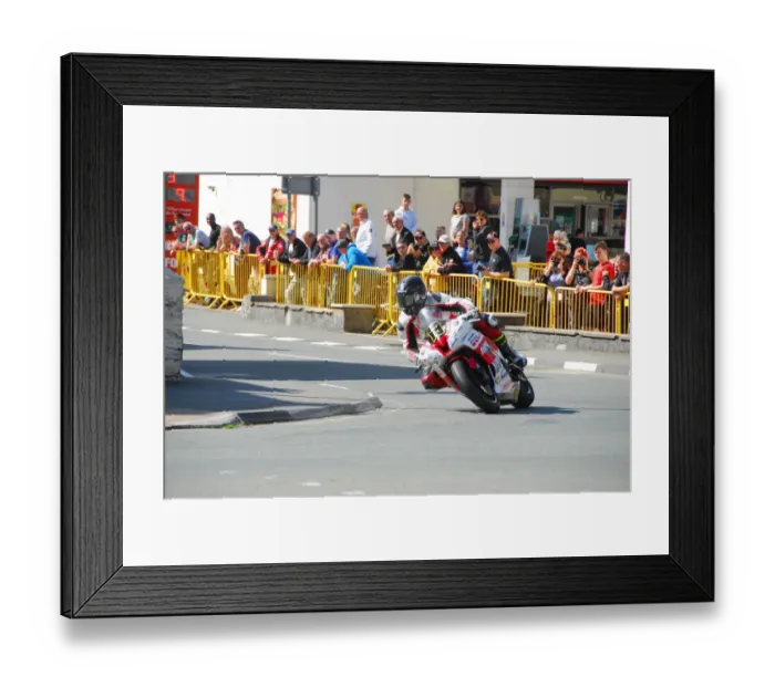 Framed Print : Andrew Fisher (Yamaha) 2018 Senior Manx Grand Prix Framed Print : Andrew Fisher (Yamaha) 2018 Senior Manx Grand Prix