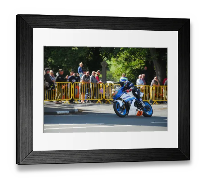 Framed Print : Wayne Martin (Suzuki) 2018 Lightweight Manx Grand Prix Framed Print : Wayne Martin (Suzuki) 2018 Lightweight Manx Grand Prix