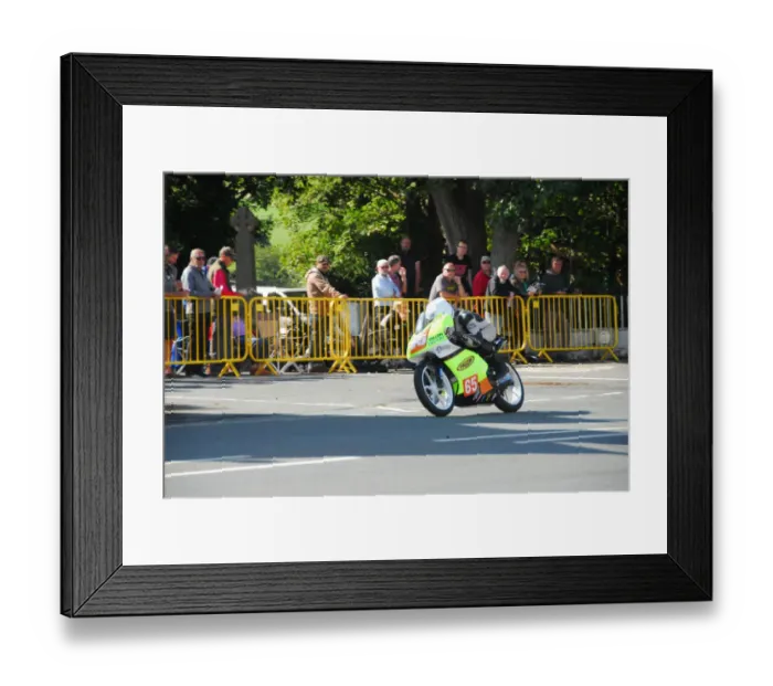 Framed Print : Tom Snow (Honda) 2018 Lightweight Manx Grand Prix Framed Print : Tom Snow (Honda) 2018 Lightweight Manx Grand Prix
