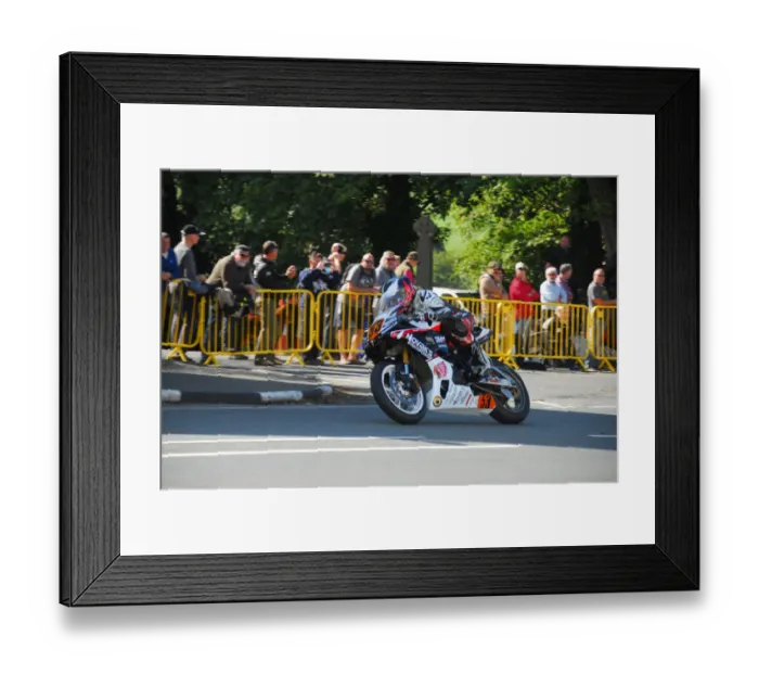 Framed Print : Veronika Hankocyova (Kawasaki) 2018 Lightweight Manx Grand Prix Framed Print : Veronika Hankocyova (Kawasaki) 2018 Lightweight Manx Grand Prix